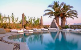 Ostraco Suites  4*